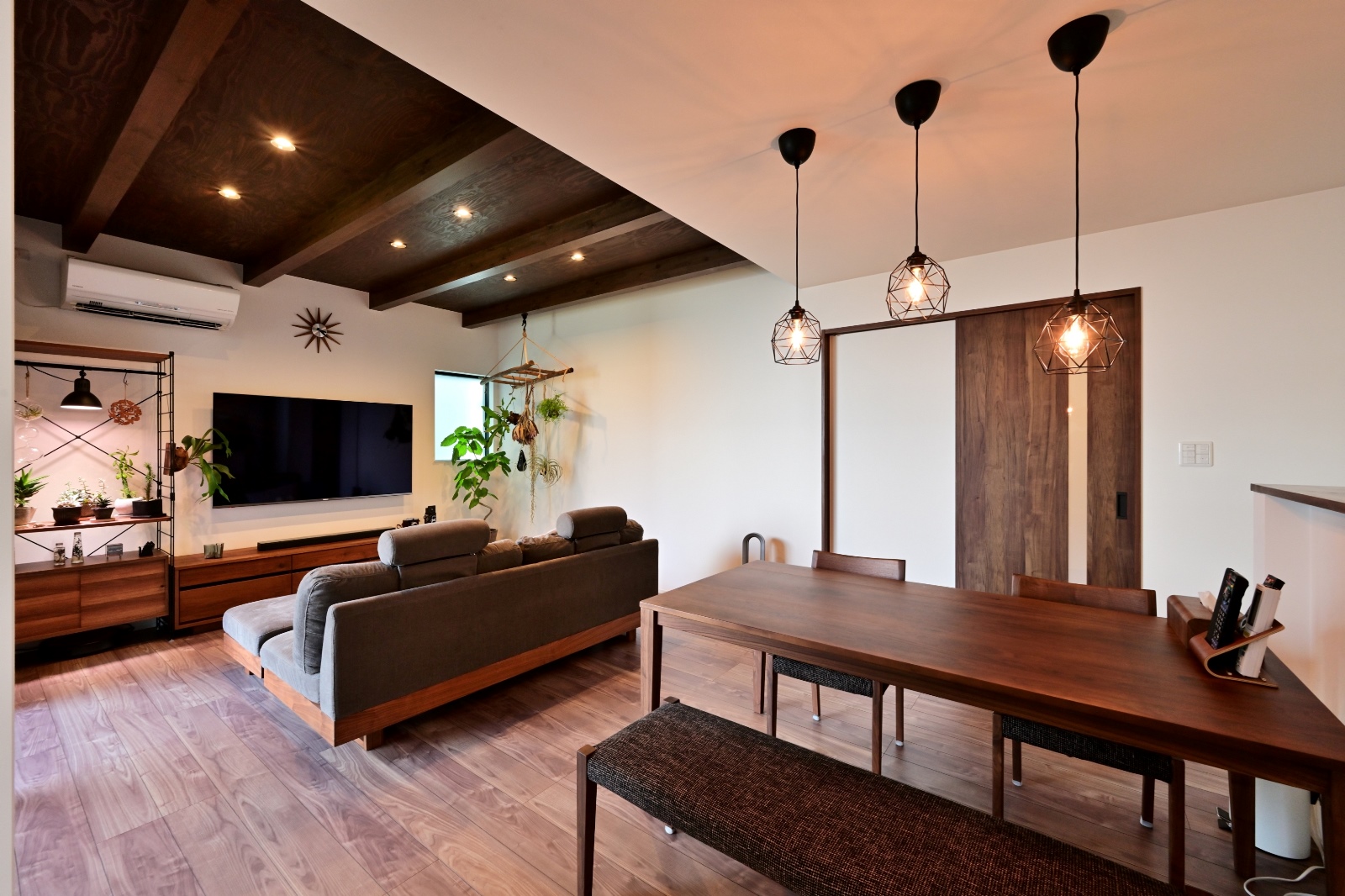 緑を楽しむ縁側の家